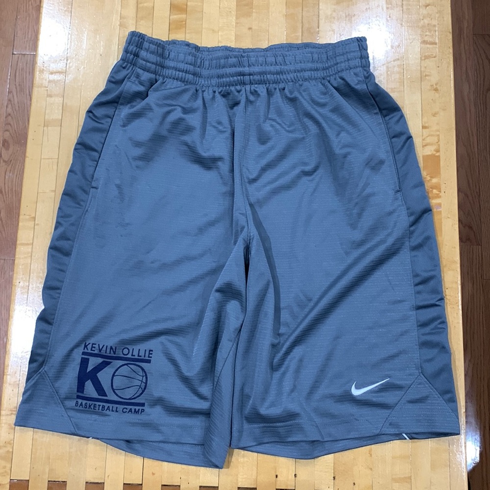 Nike basketball shorts, never worn. Great condition.